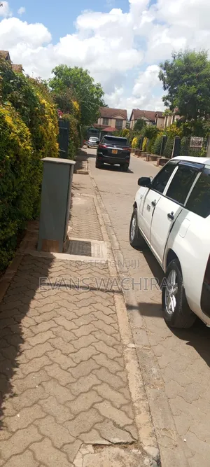 4bdrm House in Komarock Estate for sale