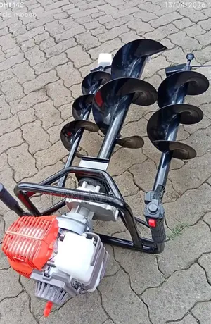 Holes Digger Machine 4 Stroke