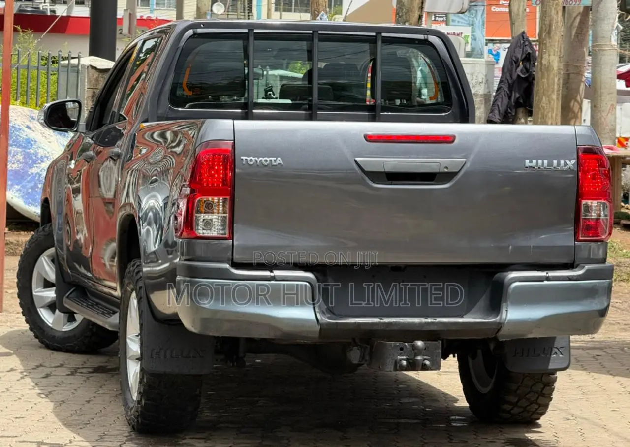Toyota Hilux Revo Double Cab Deisel 2.4 AWD 2019 Gray