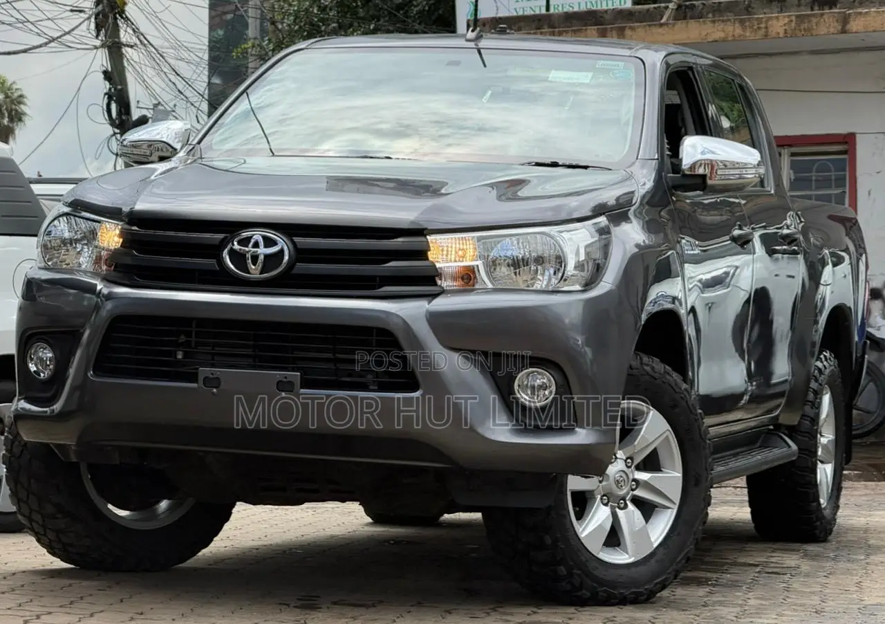 Toyota Hilux Revo Double Cab Deisel 2.4 AWD 2019 Gray