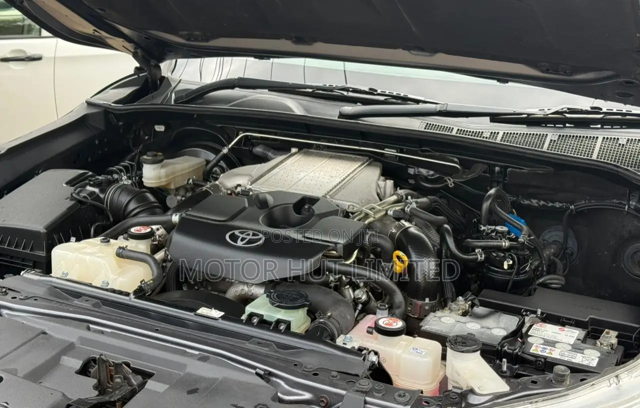 Toyota Hilux Revo Double Cab Deisel 2.4 AWD 2019 Gray