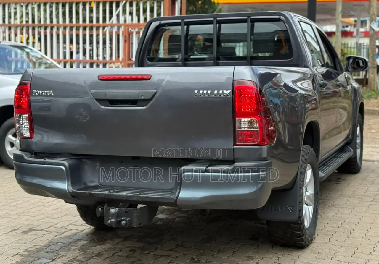 Toyota Hilux Revo Double Cab Deisel 2.4 AWD 2019 Gray