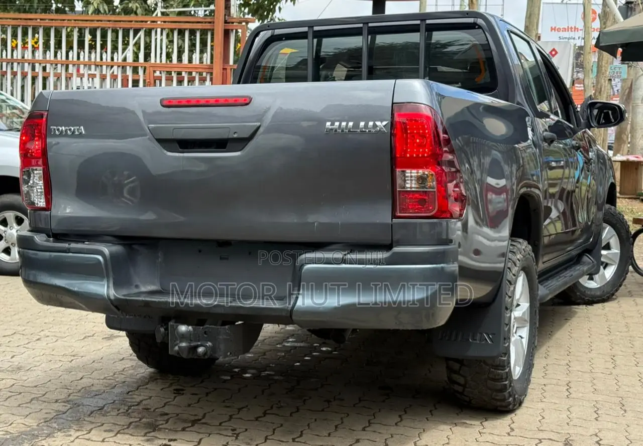 Toyota Hilux Revo Double Cab Deisel 2.4 AWD 2019 Gray