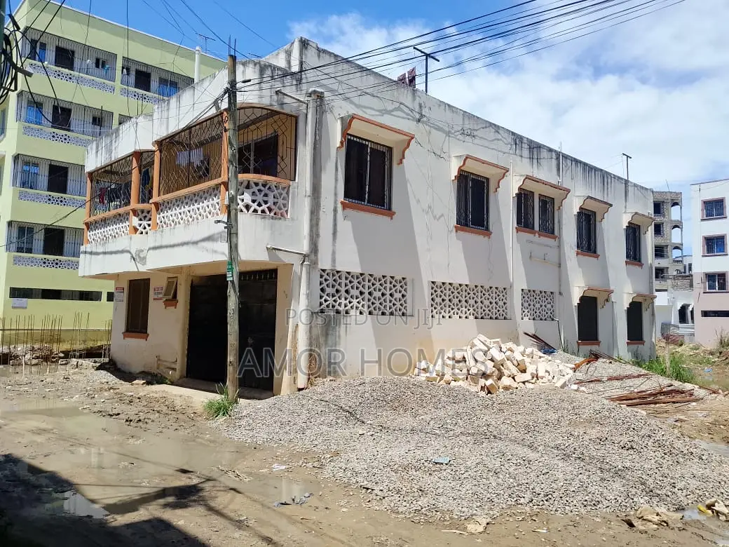 8bdrm Apartment in Bamburi Lake-View, Mtambo for sale