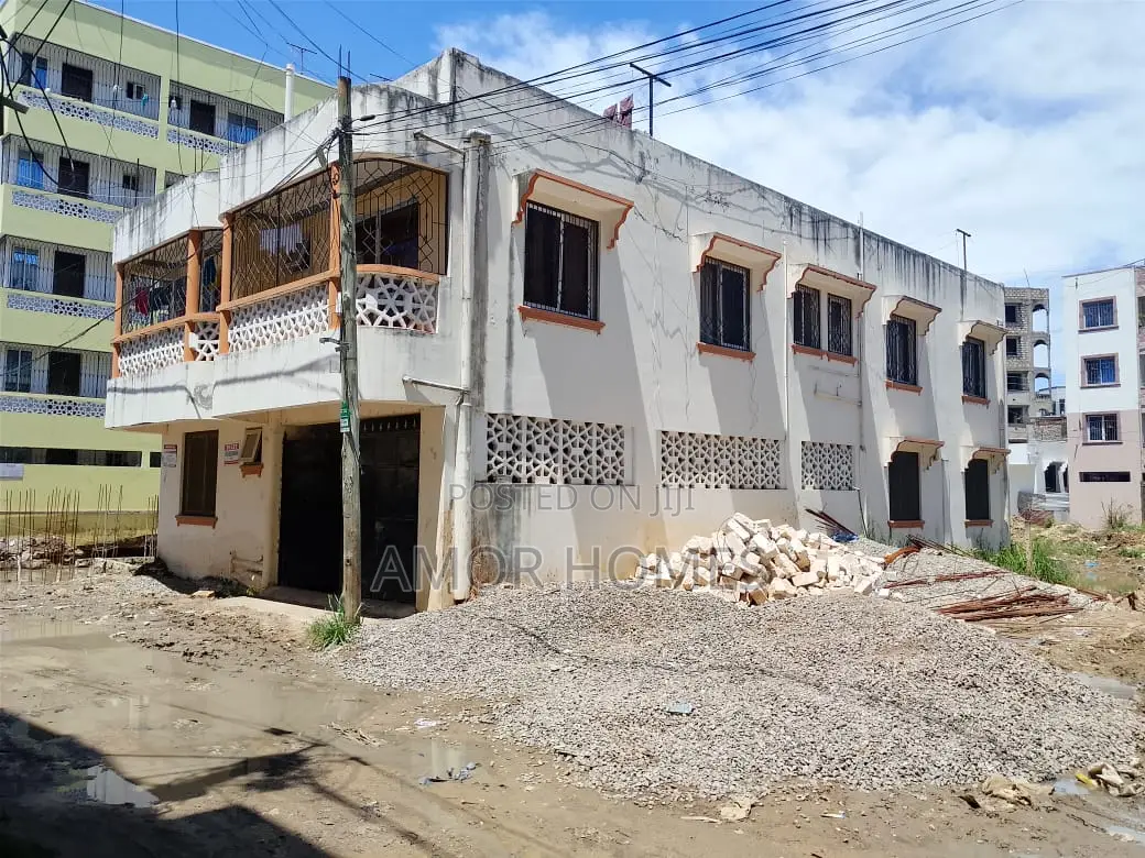 8bdrm Apartment in Bamburi Lake-View, Mtambo for sale