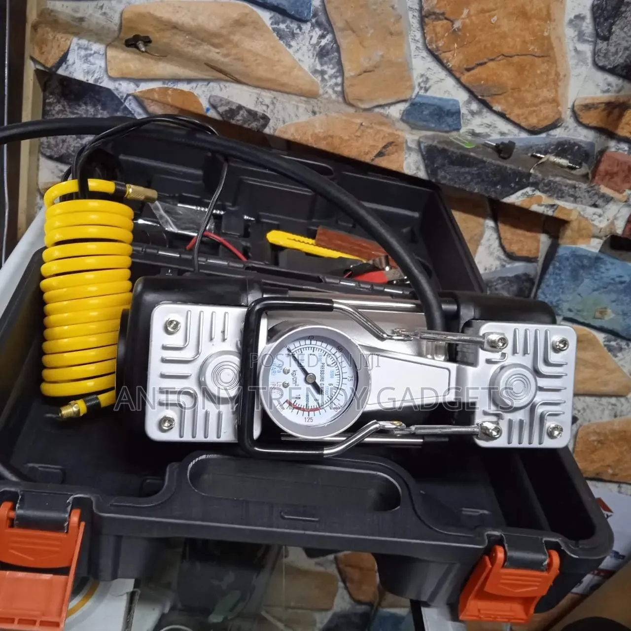 Powerful 12v Compressor – Fast Inflation in Minutes