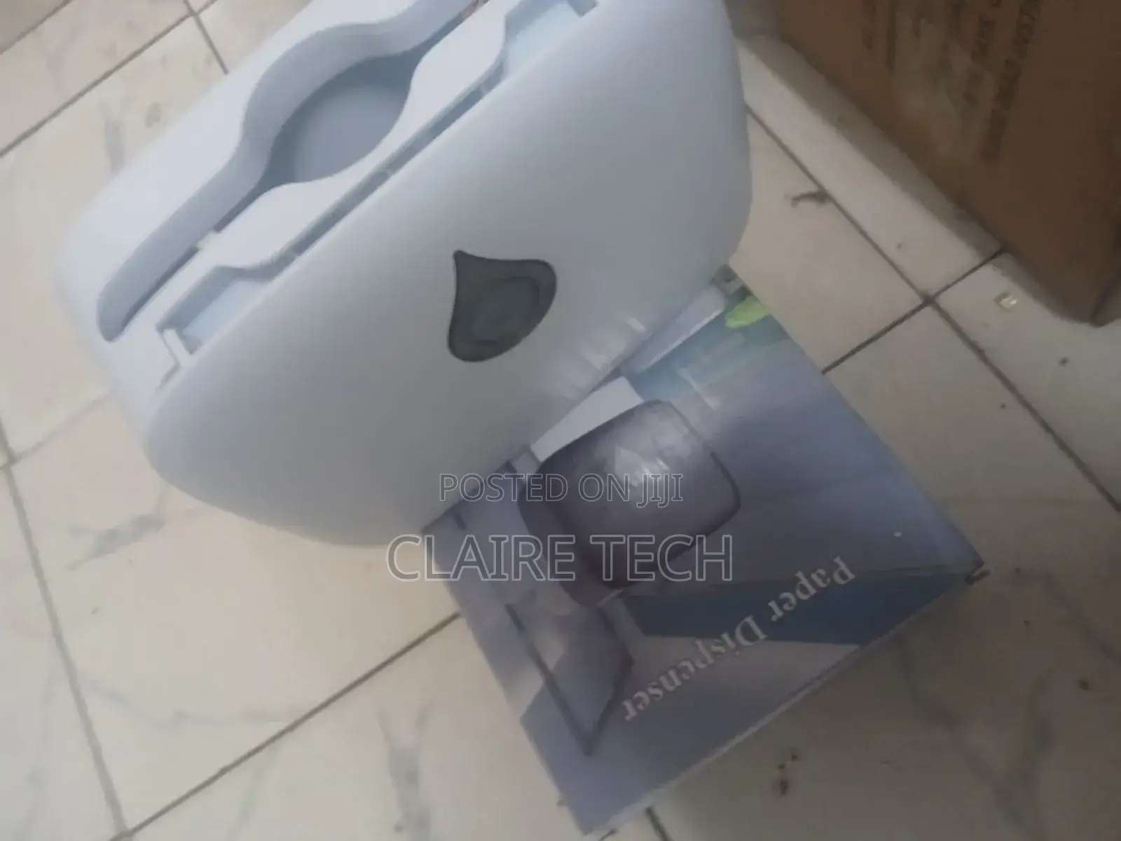 Multipurpose Wall Tissue Dispenser – Home Office Use