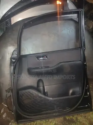 Toyota Voxy / Noah Zrr70/75 Driver Door 2014–2017 Original Ex-Japan
