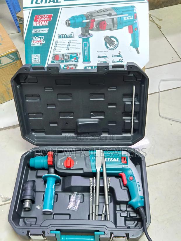 950w Total Double Chuck Rotary Hammer 
5pcs Masonry Bits 
2 Chucks