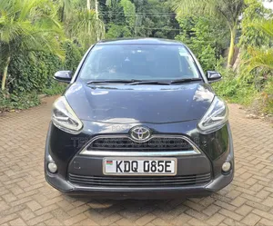Toyota Sienta 2017 Black