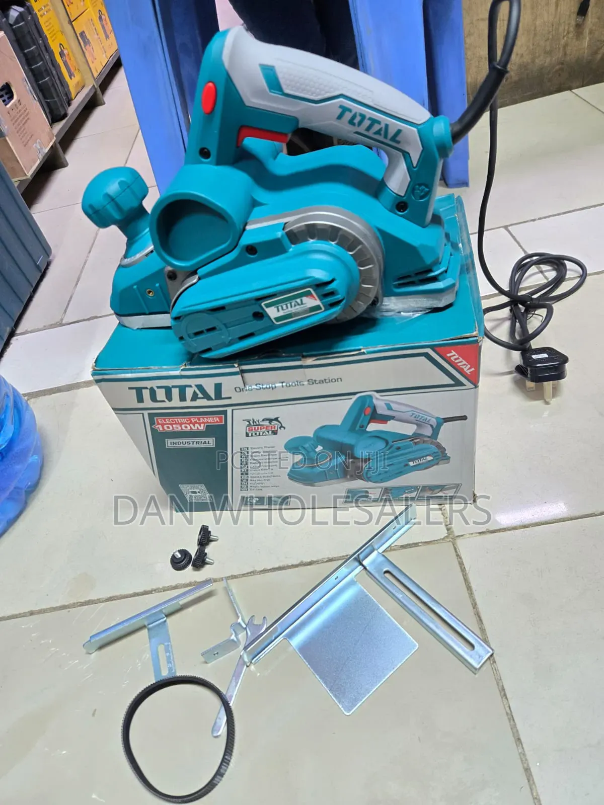 Total Wood Electric Planer 1050 Watts