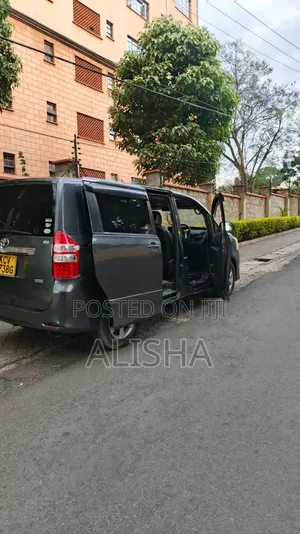 Toyota Noah 2012 Gray