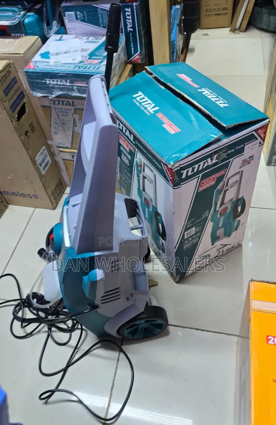 Total Pressure Washer 2000 Watts