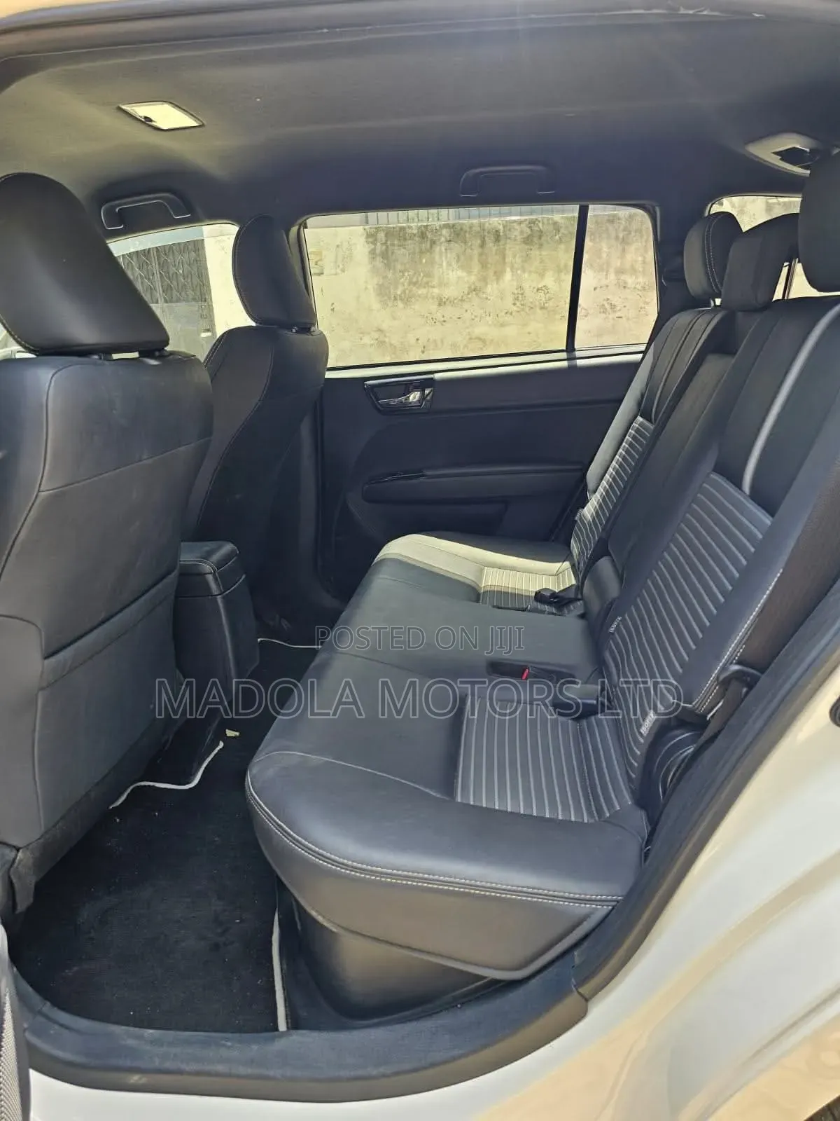 Toyota Corolla Fielder 1.5 Hybrid FWD 2018 Pearl