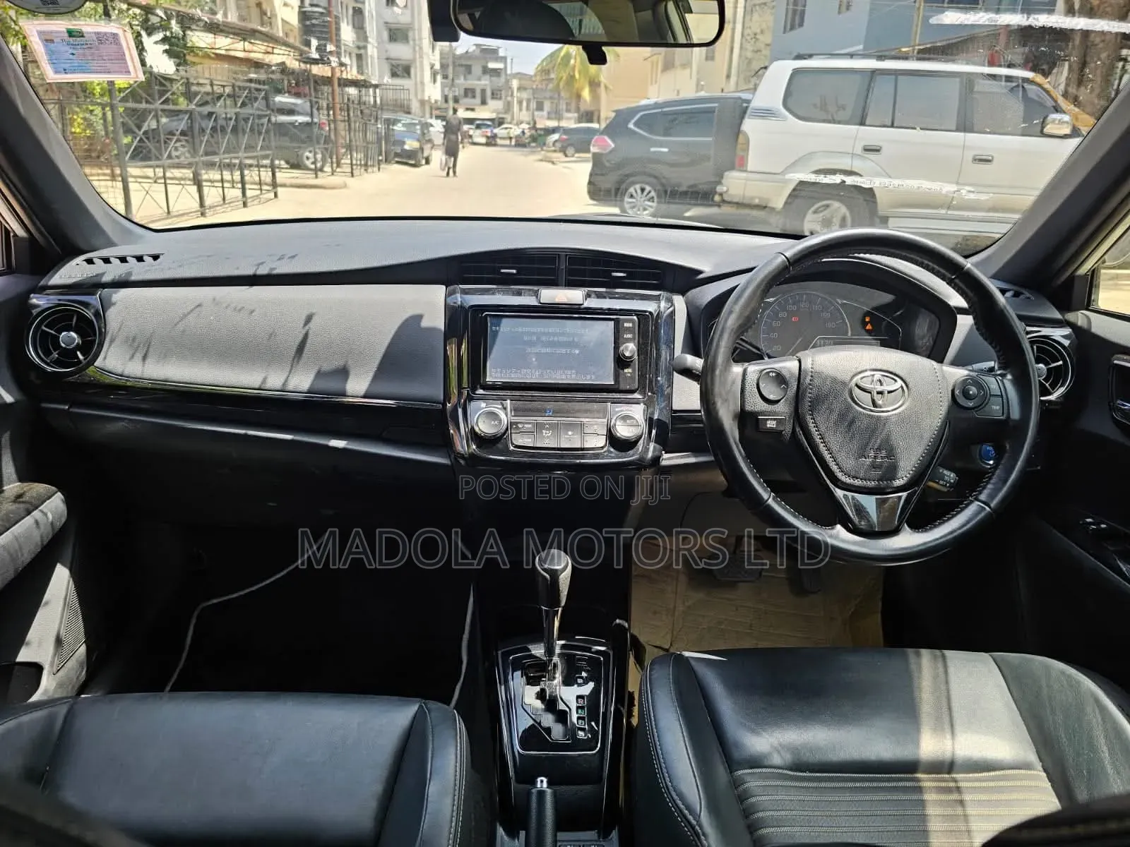 Toyota Corolla Fielder 1.5 Hybrid FWD 2018 Pearl