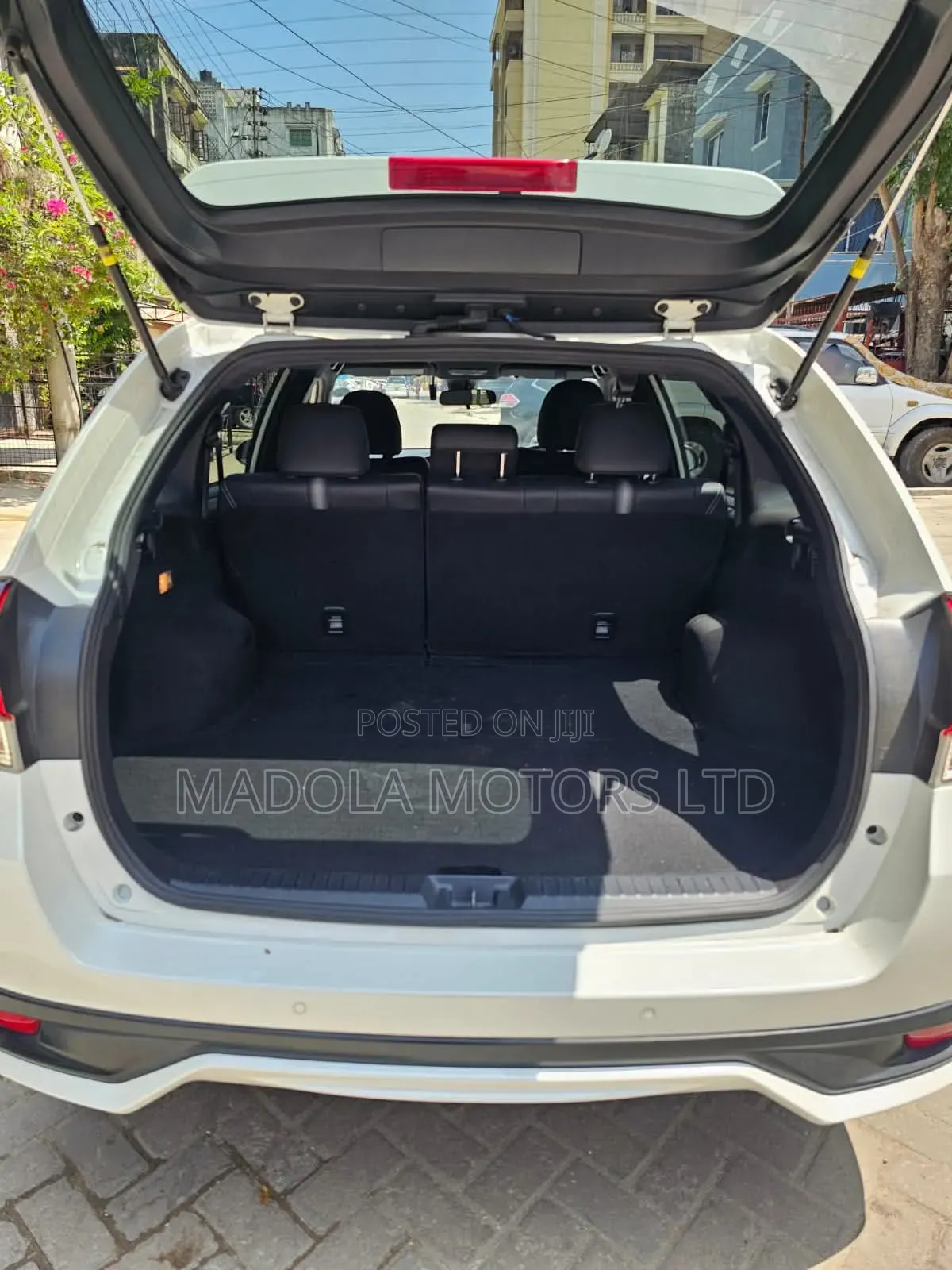 Toyota Corolla Fielder 1.5 Hybrid FWD 2018 Pearl