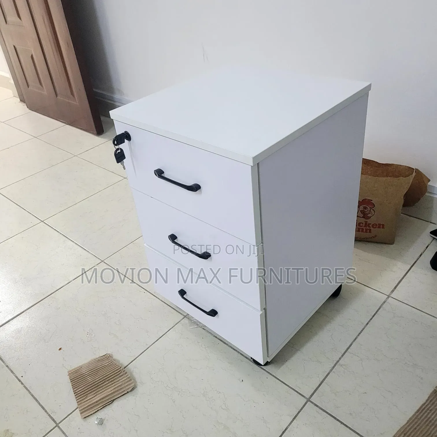 White Pedestal 3drawers