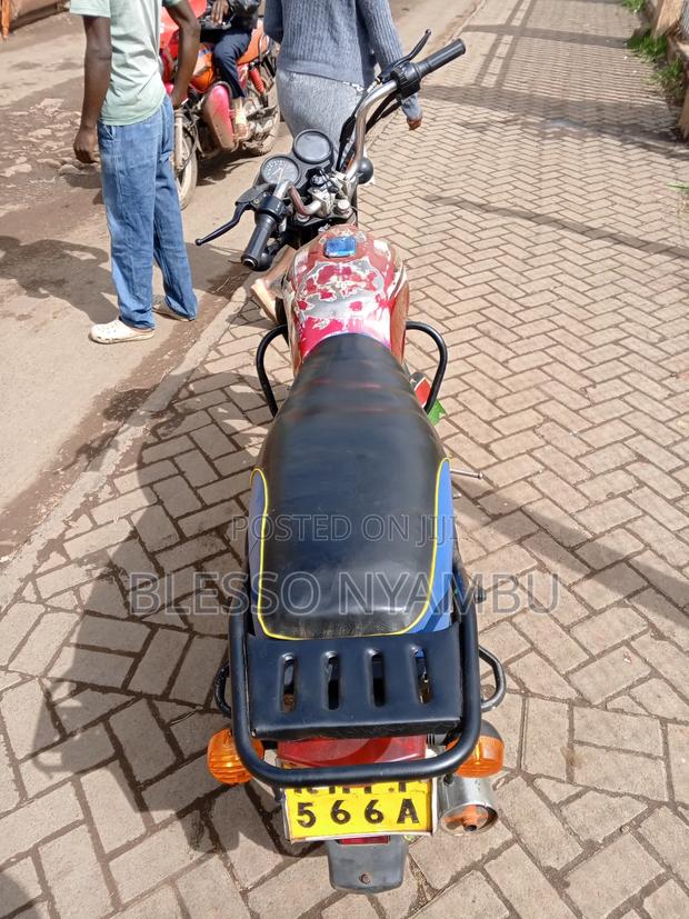 Bajaj Boxer 100 2023 Red - thumbnail 3