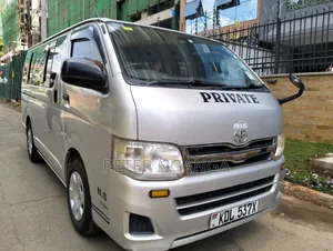 Toyota HiAce 2014 Silver