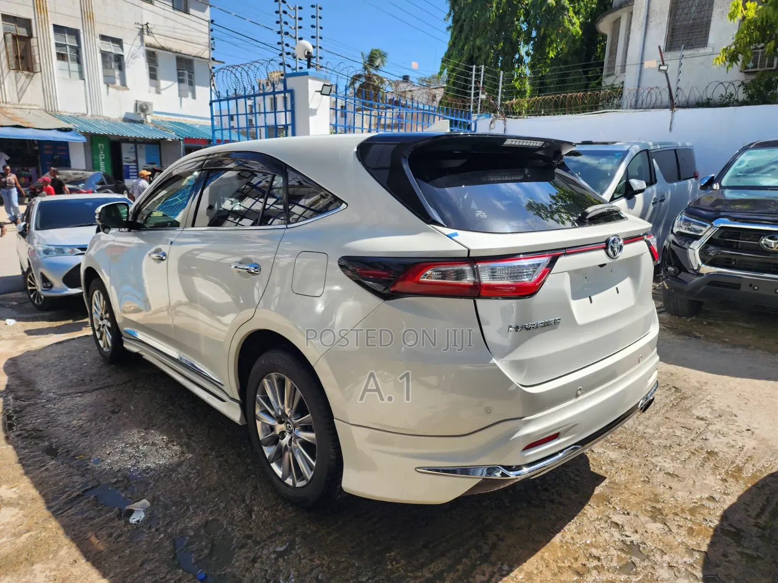Toyota Harrier 2.0 2020 White