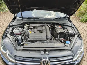 Volkswagen Golf TSI S FWD 2018 Black