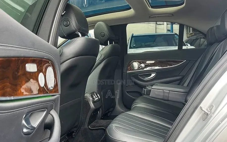 Mercedes-Benz E400 2019 Silver