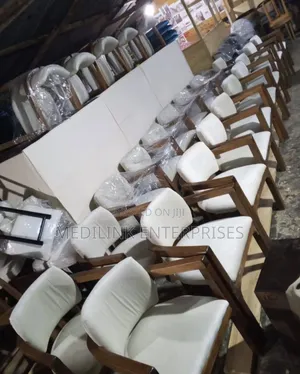 Wooden Carmen Back Restaurants Chairs
