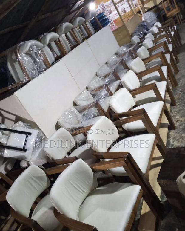 Wooden Carmen Back Restaurants Chairs