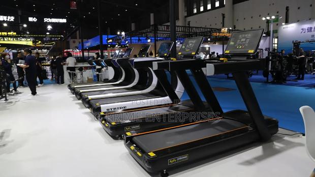 Body Strong Commercial Treadmill - thumbnail 2