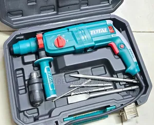 Total 800w Double Chuck Rotary Hammer 
5pcs Masonry Bits 
2 Chuck