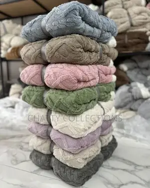 6 by 7 Sherpa Fleece Woolen Throw Blanket