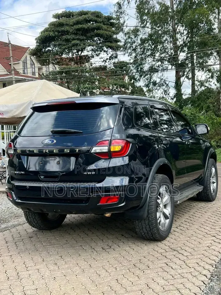 Ford Everest 2016 Matt Black