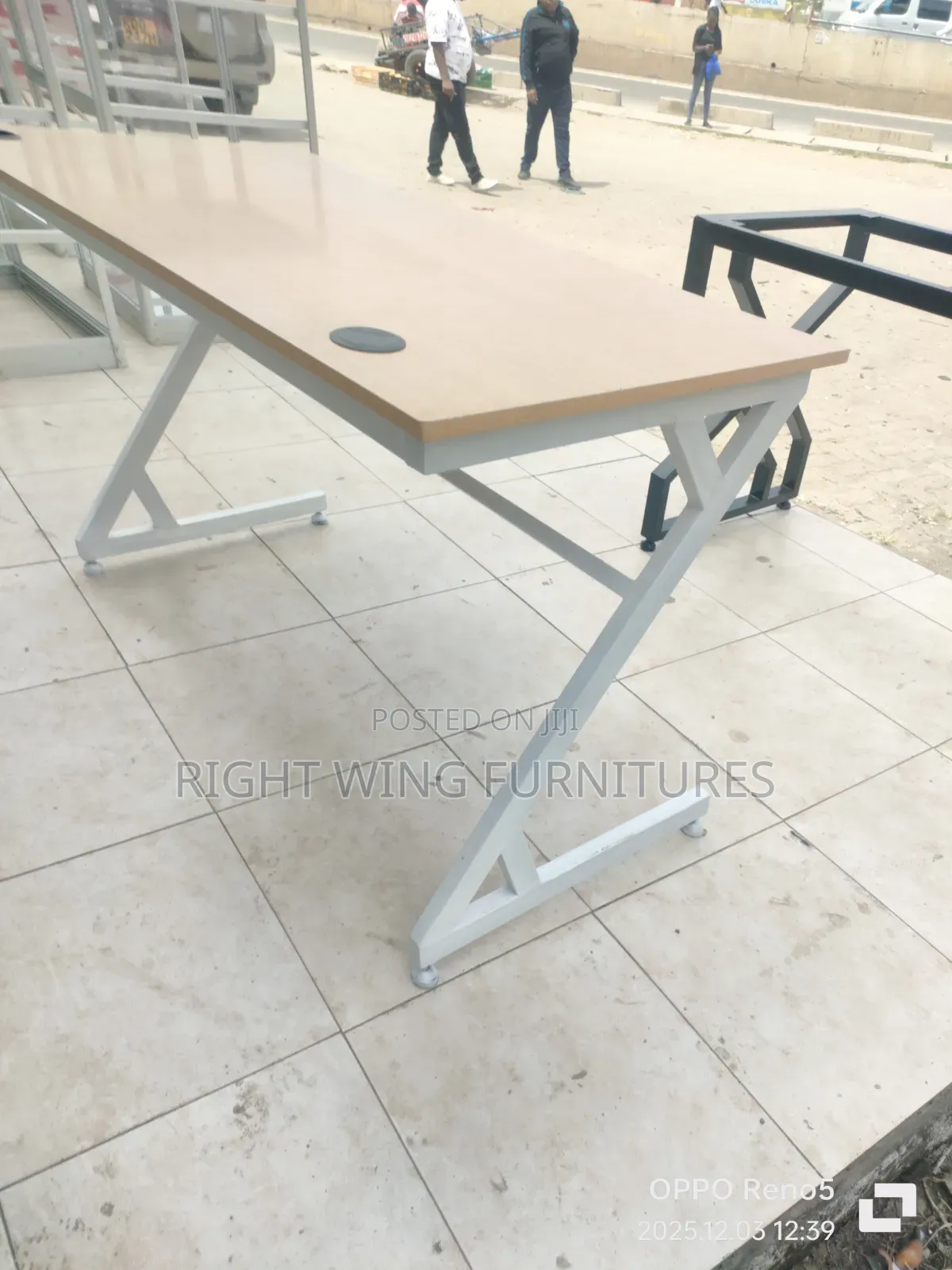 Z_shape Office Metallic Stand
