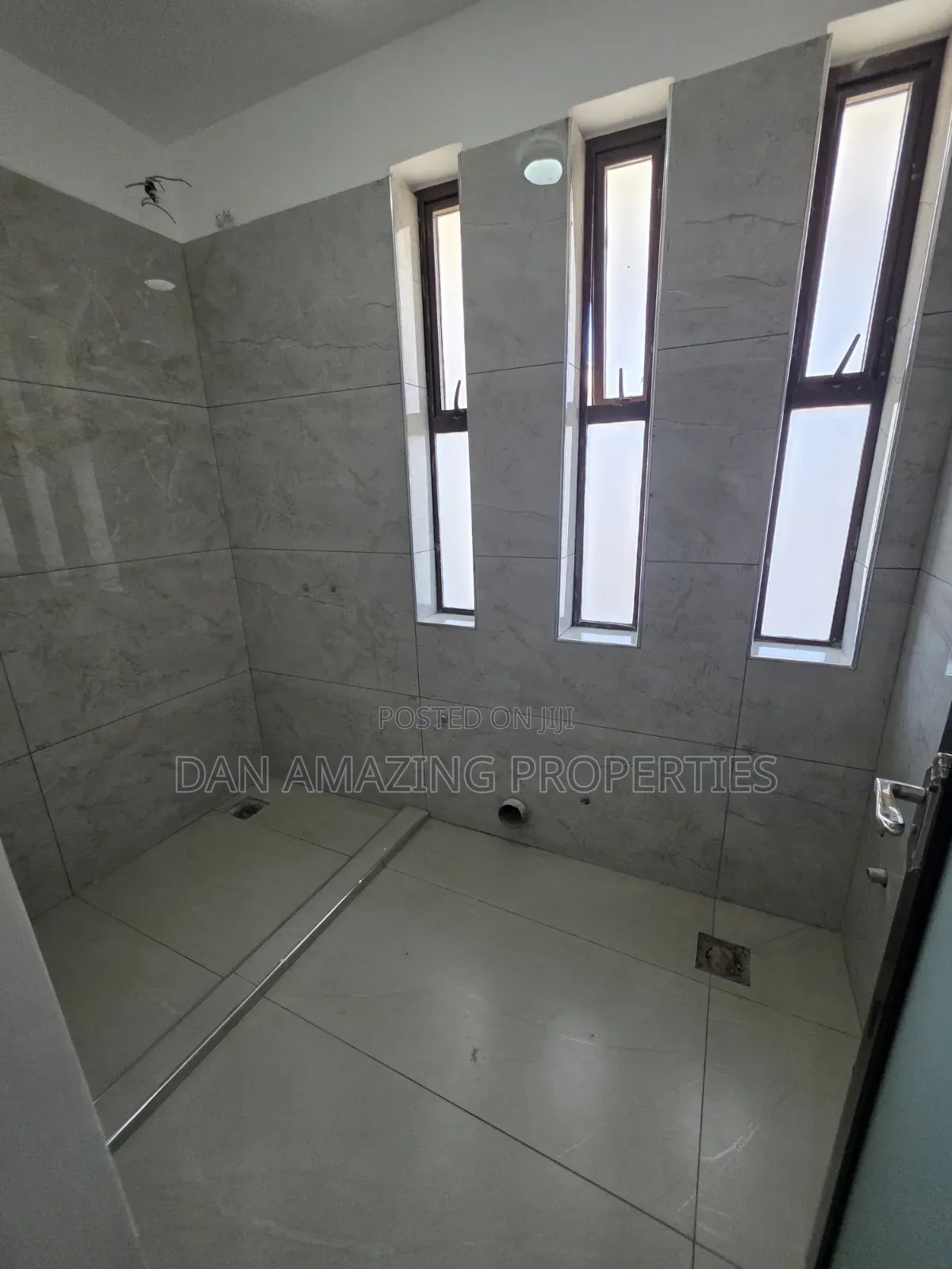 4bdrm Villa in Majengo, Kikambala for sale
