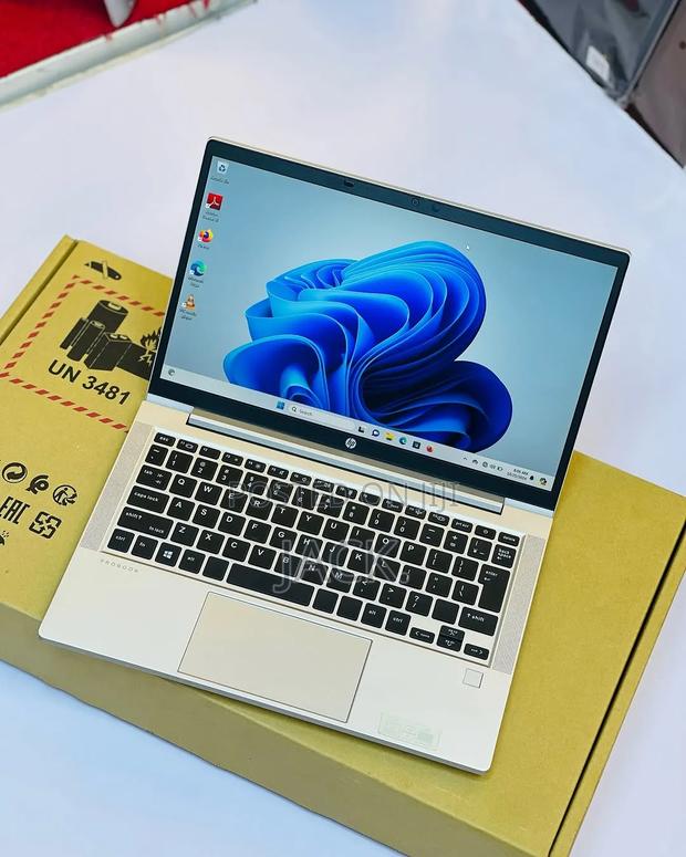 Laptop HP 630 8GB AMD Ryzen 5 SSD 256GB