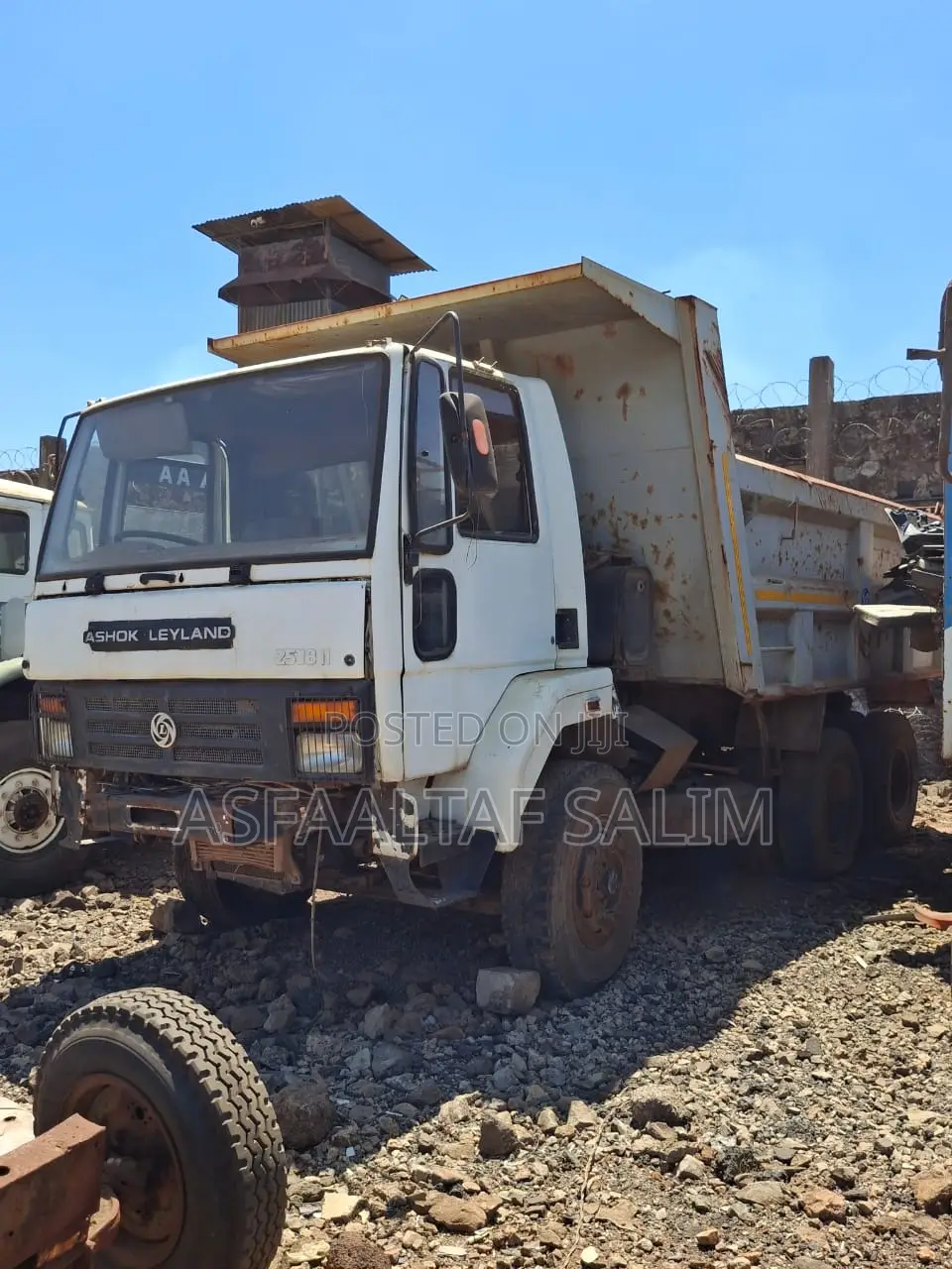Ashok Leyland 12M 2001 Yellow