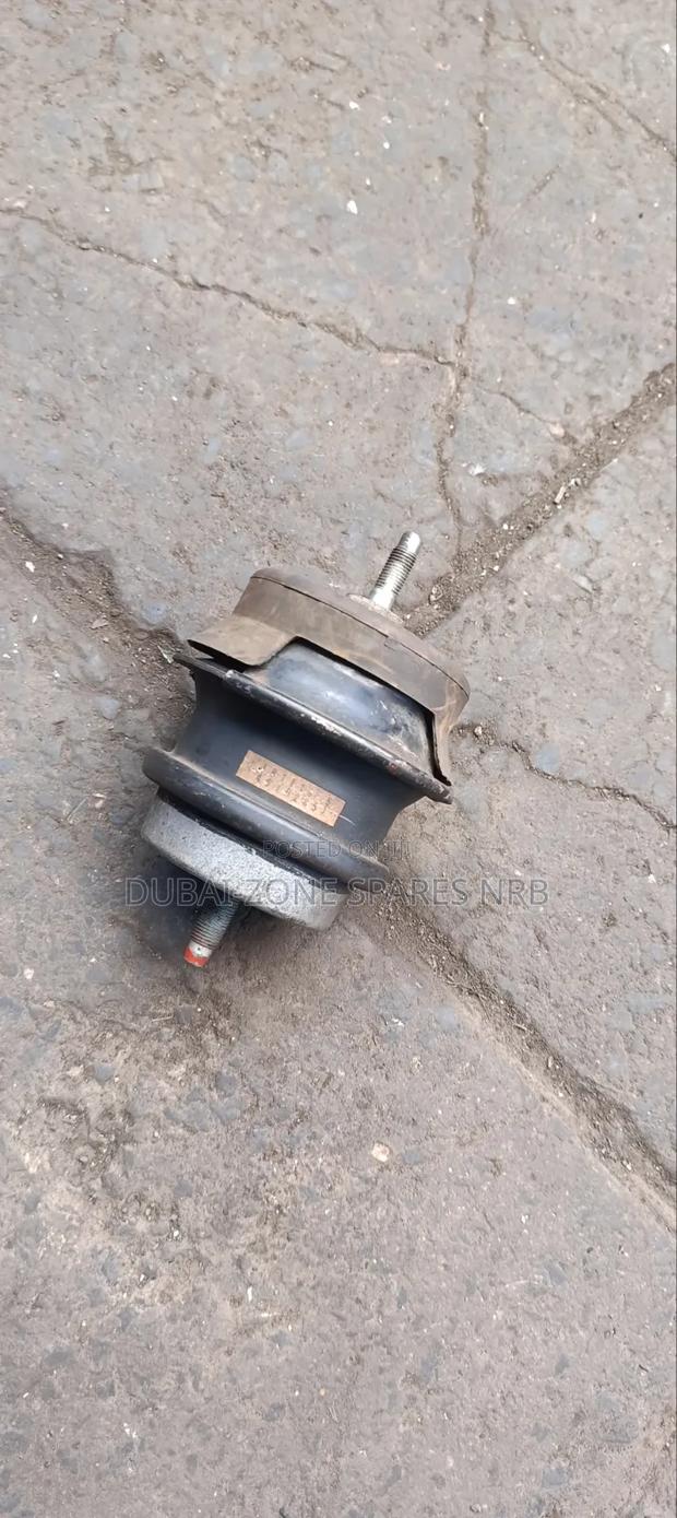 Engine Mount Nissan Fuga Y61. - thumbnail 3