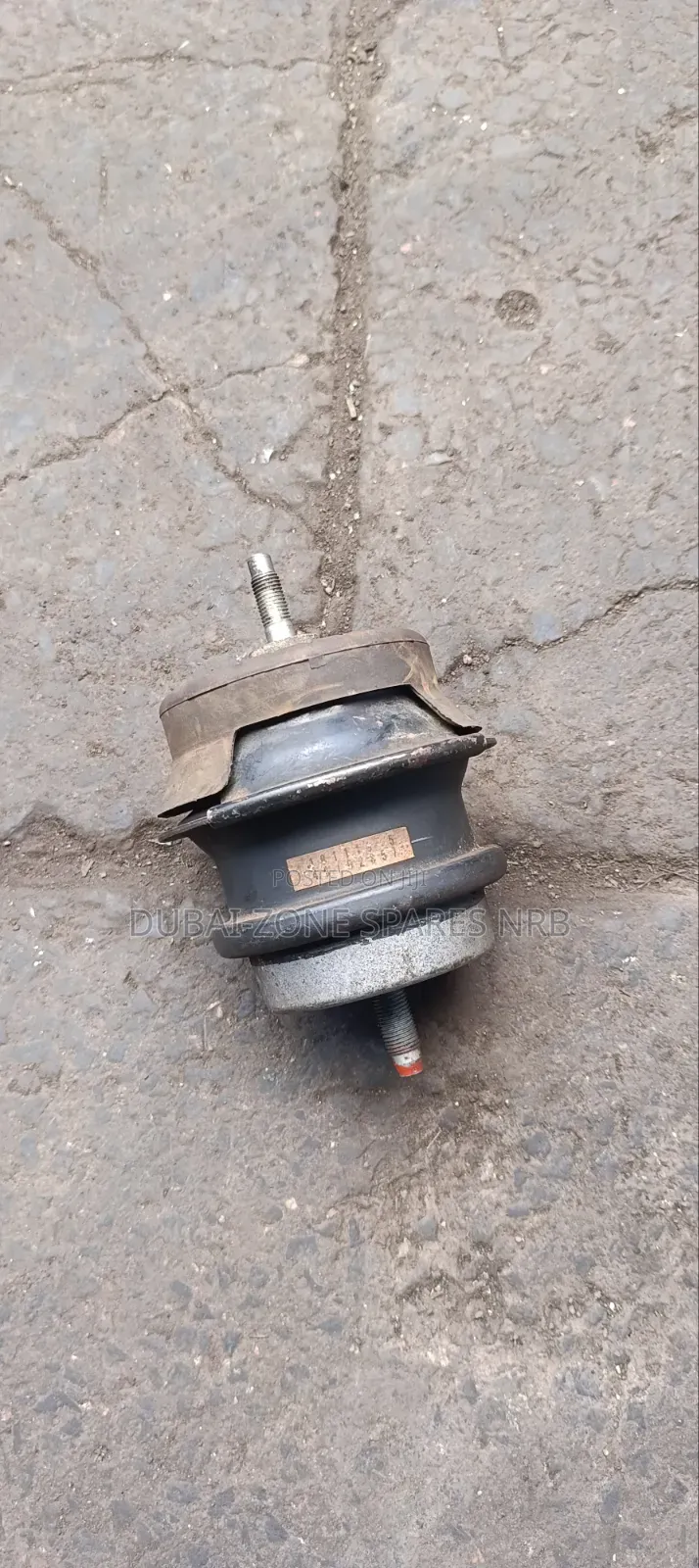 Engine Mount Nissan Fuga Y61.