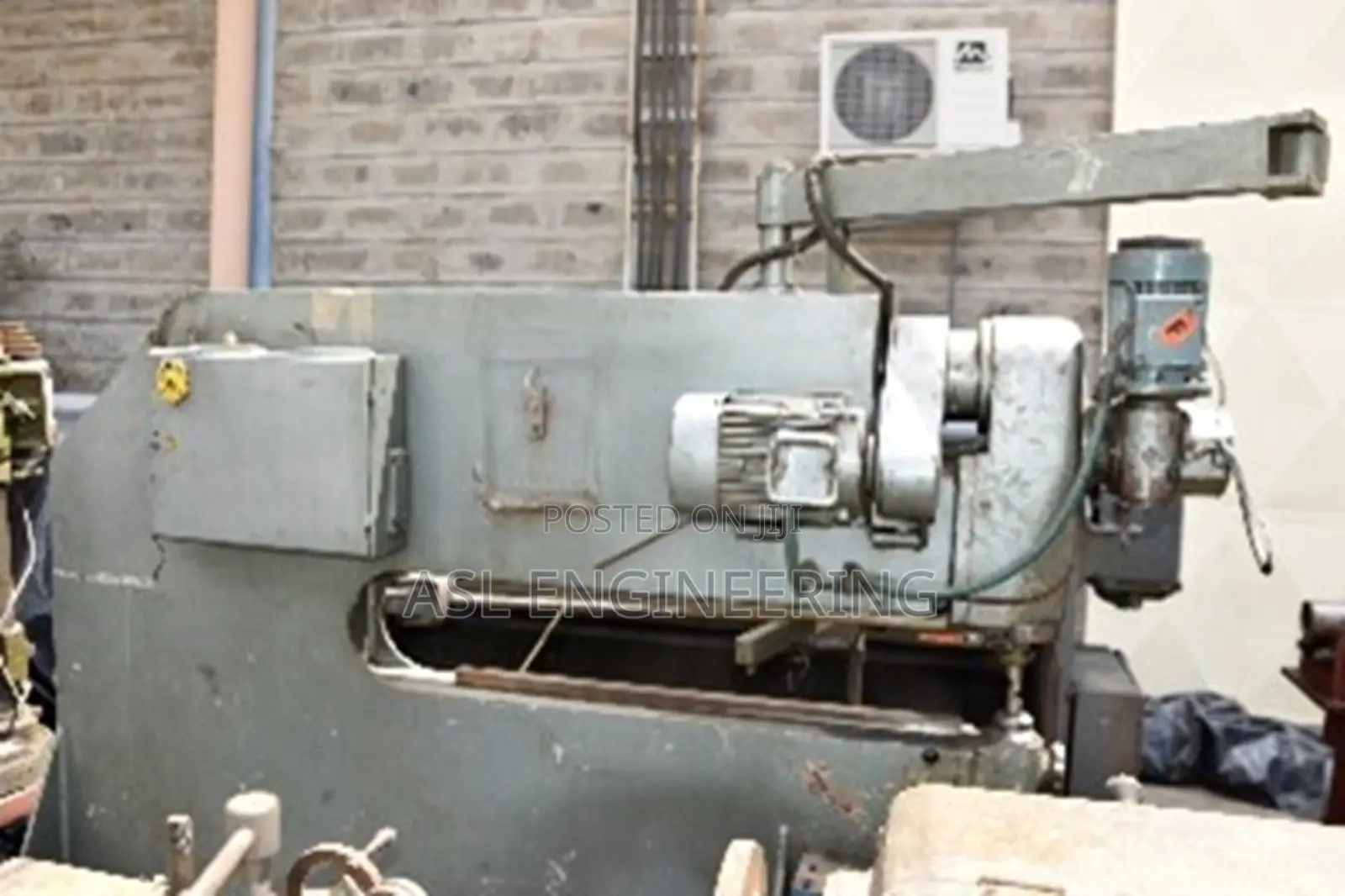 Nibbling Machine