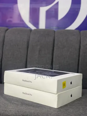 New Laptop Apple MacBook Pro 2025 M5 14-inch 16GB Apple M5 SSD 1T