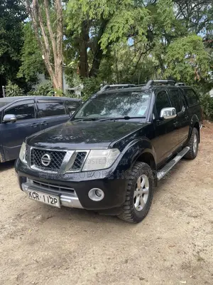 Nissan Navara 2.5 dCi Automatic 2011 Black