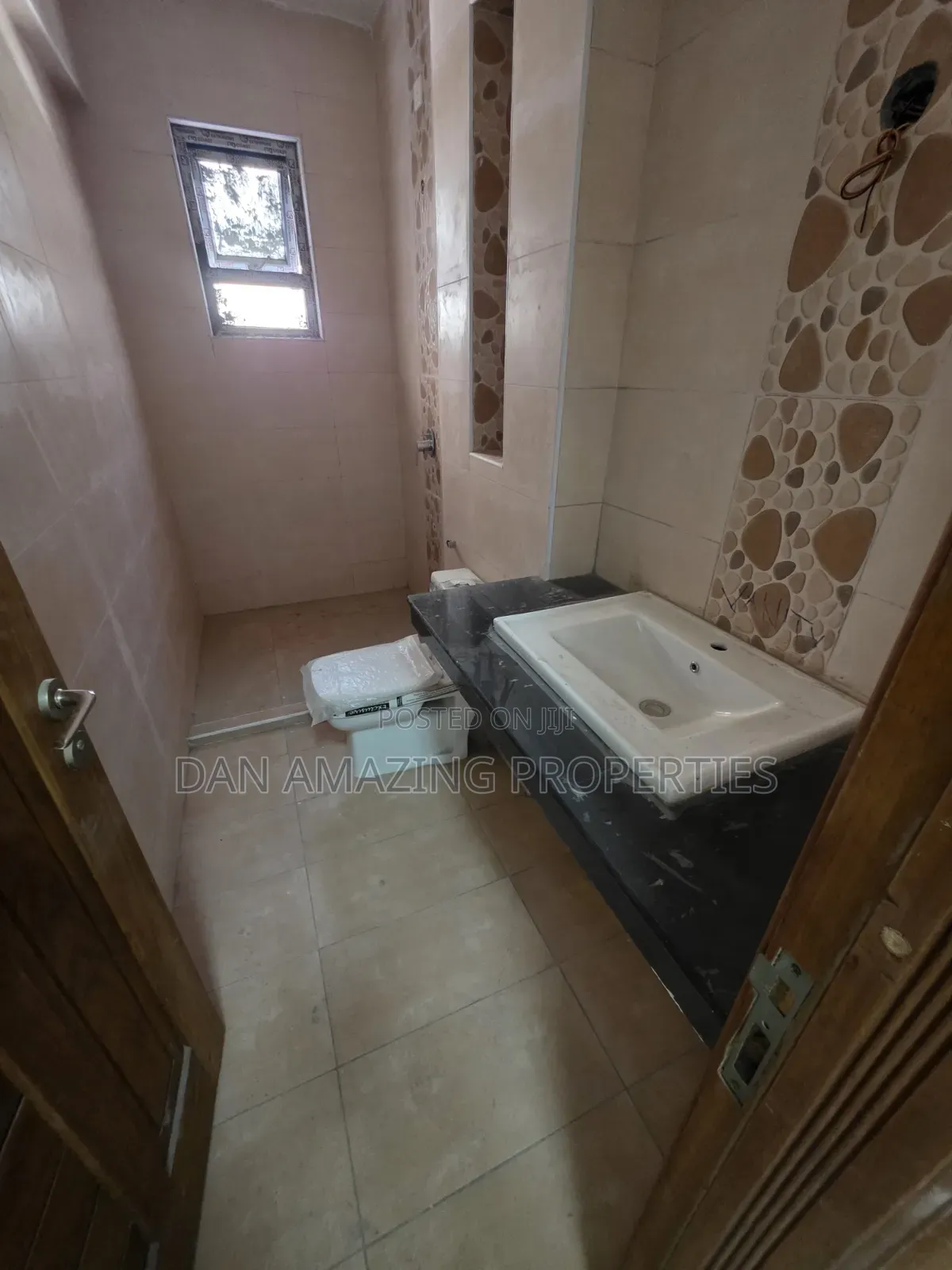 3bdrm Apartment in Nyali Plus Dsq for sale