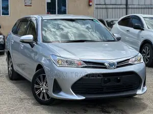 Toyota Corolla Fielder 1.5 Hybrid FWD 2020 Gray