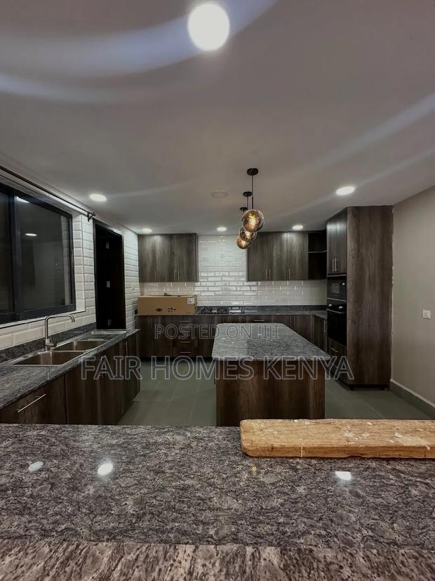 4bdrm Duplex in Gitanga Road, Valley Arcade for rent