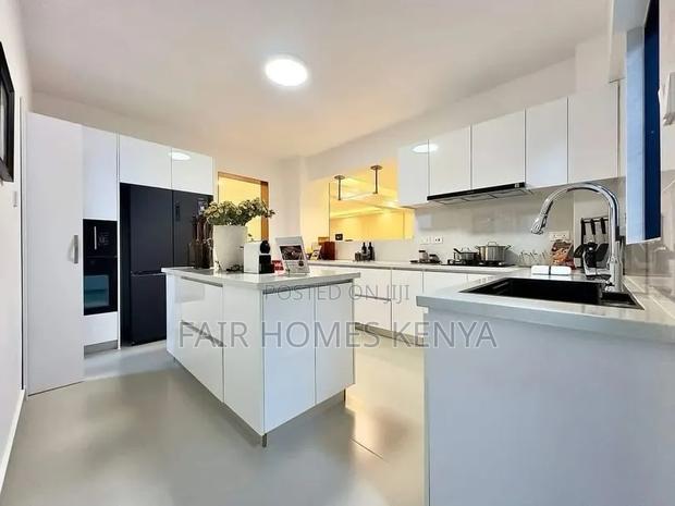 5bdrm Apartment in Othaya Road, Valley Arcade for sale