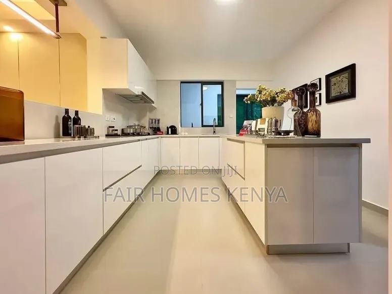5bdrm Apartment in Othaya Road, Valley Arcade for sale