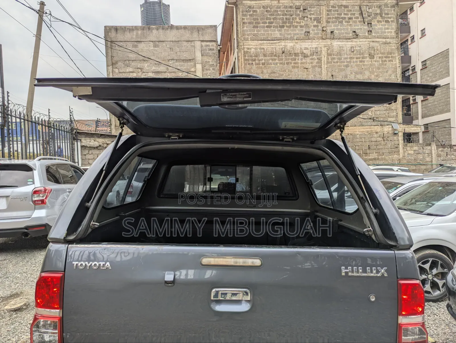 Toyota Hilux 2013 Gray