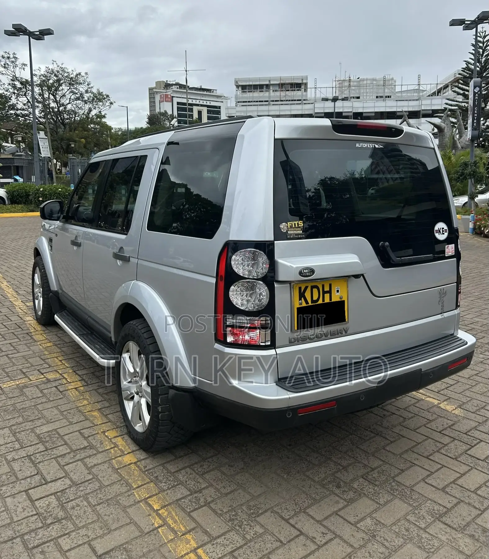 Land Rover Lr4 2015 Silver