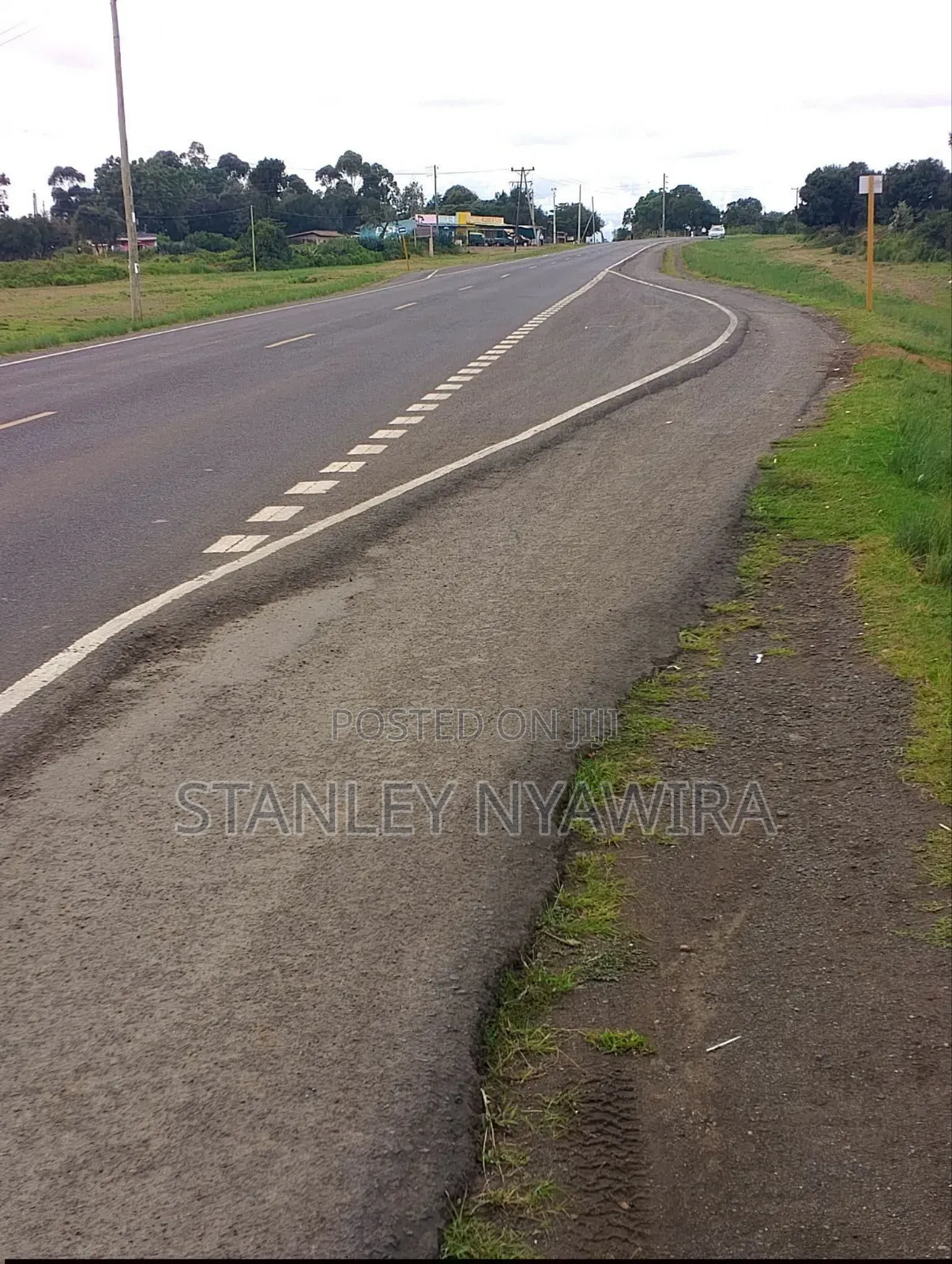 16 Acrea Along Nanyuki Nyeri Highway