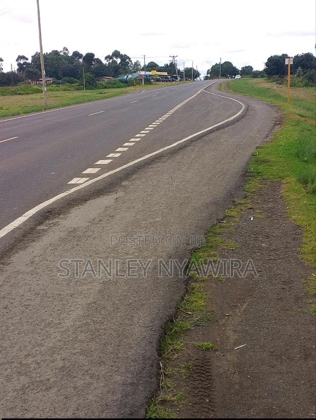 16 Acrea Along Nanyuki Nyeri Highway - main view
